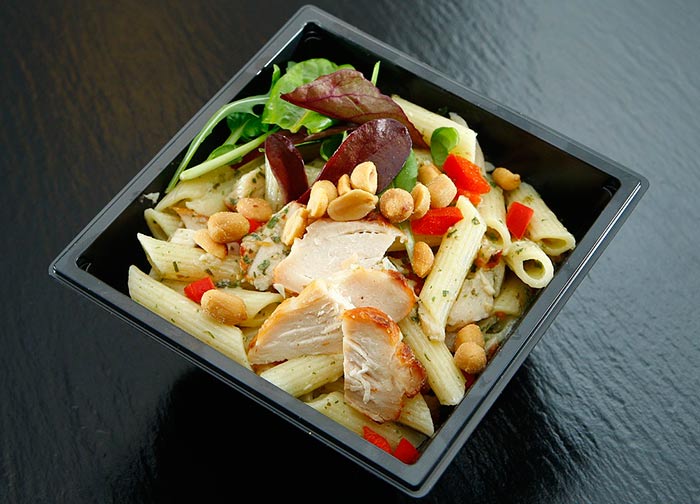 Salade de pâtes au poulet , recette de cuisine facile pour un dîner healthy