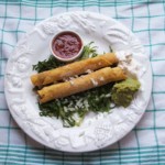 Tacos dorés ou flûtes, plat mexicain typique