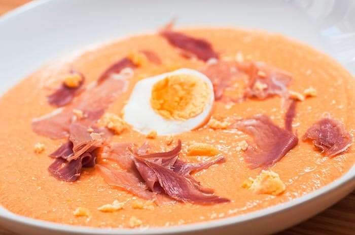 Soupe espagnole froide : salmorejo andalou, une recette de cuisine facile