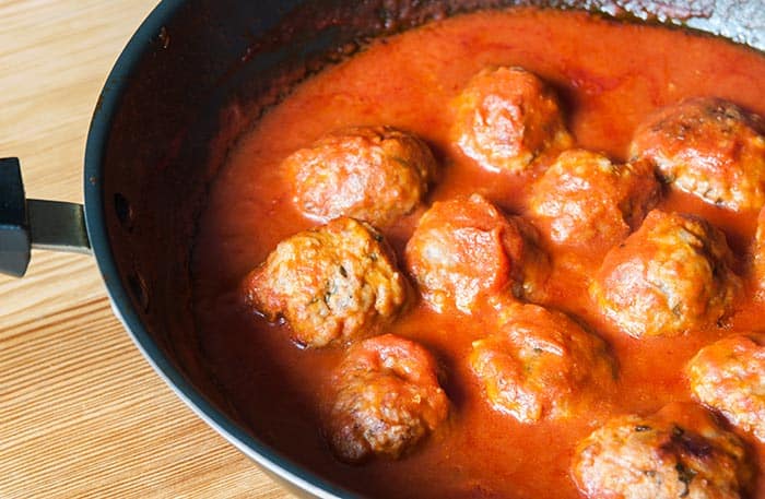 boulettes de viande en sauce à la tomate : recette pas cher et facile